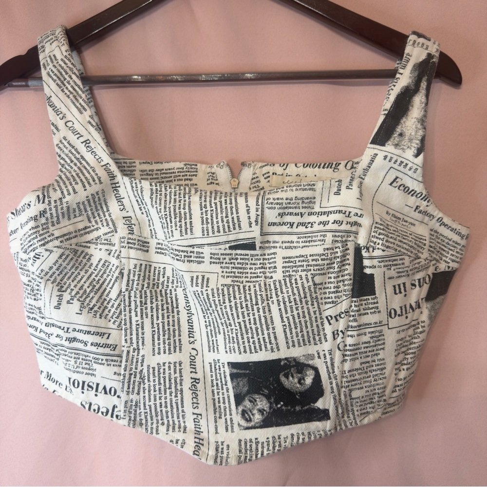 Newspaper Print Corset Crop Tank Top - White/Black